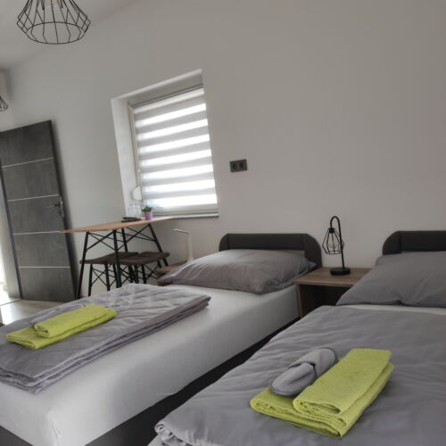 Apartament pentru 7 pers. (se inchirieaza doar integral) (se poate solicita pat suplimentar)