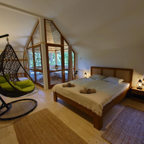 Domek letniskowy 6-osobowy Deluxe z widokiem na rzekę