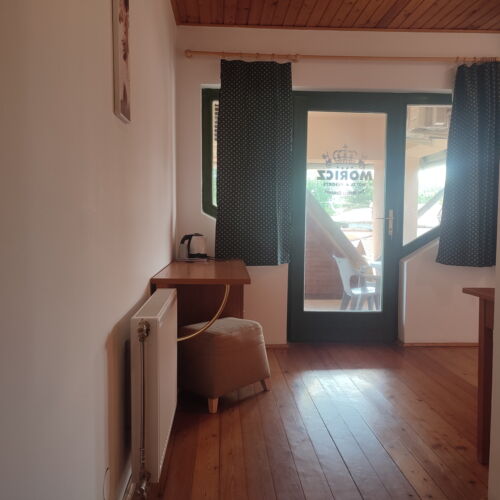 5 Person Room