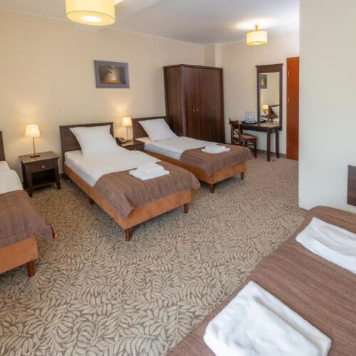 Camera pentru 5 pers.