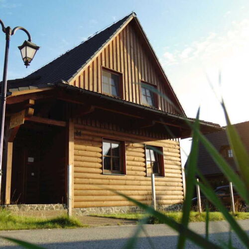 Chata (jako celek) se sprchou s privátní koupelnou mimo apartmán pro 6 os. (s možností přistýlky)