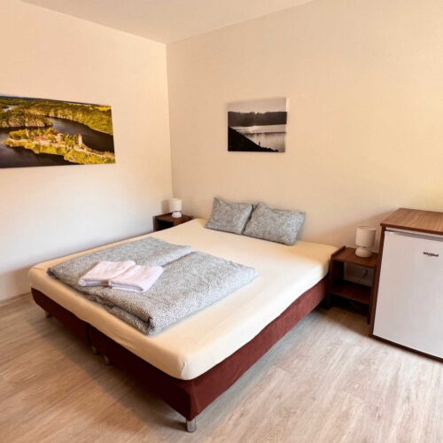 Pokoj se sprchou se společnou kuchyňkou pro 2 os.