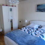 Whole House Silver 2-Room Apartment for 5 Persons