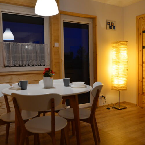 Apartament 5-osobowy na piętrze z balkonem z 2 pomieszczeniami sypialnianymi