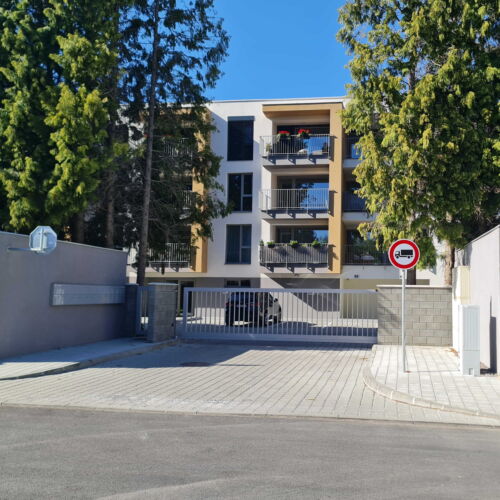 Studio Apartment for 2 Persons with Shower (extra beds available)