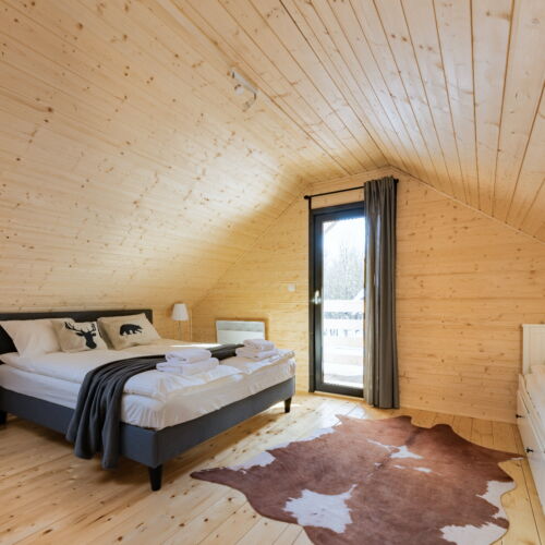 Domek drewniany 9-osobowy cały dom z balkonem