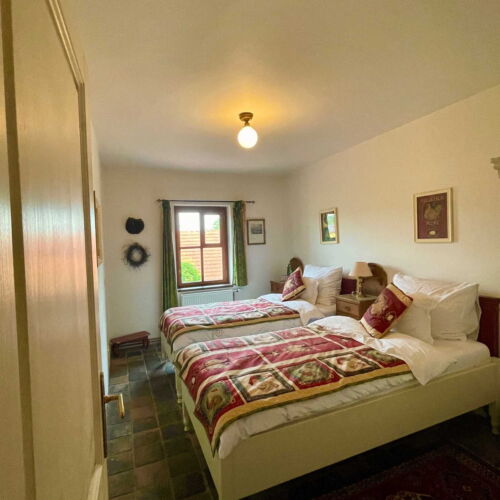 Twin Room with Shower