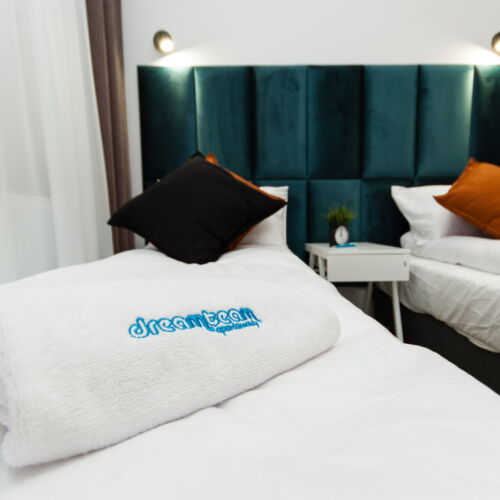 Apartament classic la etaj pentru 2 pers. (se inchirieaza doar integral)