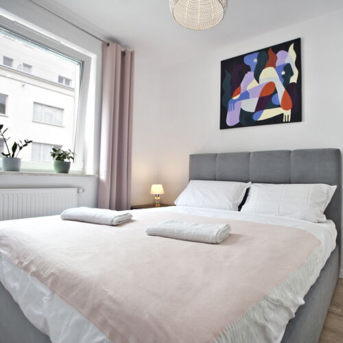 Apartament standard Plus la etaj cu 2 camere pentru 4 pers.