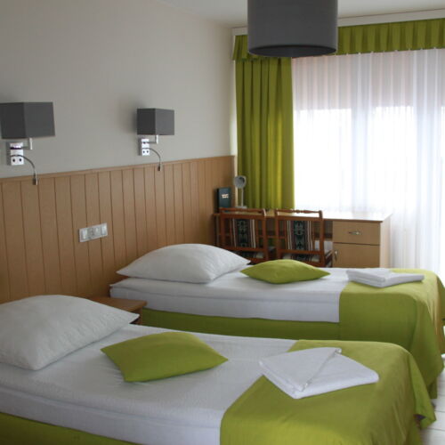 Pokój 2-osobowy w suterenie na parterze