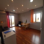 Upstairs Queen 2-Room Apartment for 4 Persons