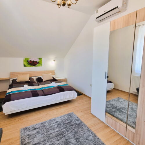 Apartament 4-osobowy na piętrze Przyjazny podróżom rodzinnym z 2 pomieszczeniami sypialnianymi