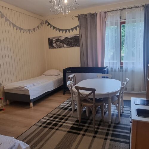 Apartament 4-osobowy na parterze Przyjazny podróżom rodzinnym z 2 pomieszczeniami sypialnianymi (możliwa dostawka)