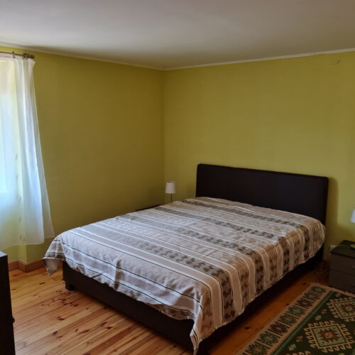 Apartament studio la parter cu 1 camera pentru 2 pers. (se poate solicita pat suplimentar)
