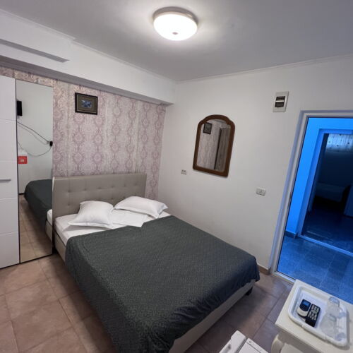 Camera dubla la demisol