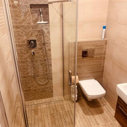 Apartament 7-osobowy z prysznicem z własną kuchnią (możliwa dostawka)