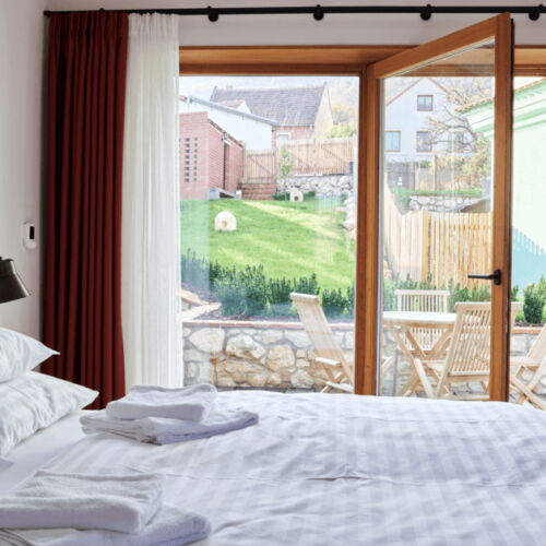 Apartament cu duș cu chicinetă proprie pentru 2 pers.