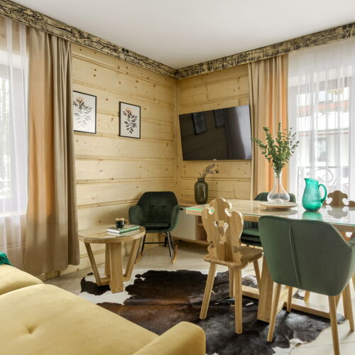 Apartament 4-osobowy z balkonem z 2 pomieszczeniami sypialnianymi