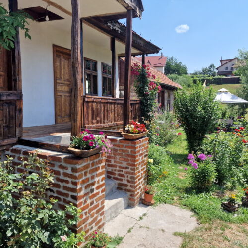 Casă de vacanță cu terasă pentru 4 pers. (se inchirieaza doar integral)