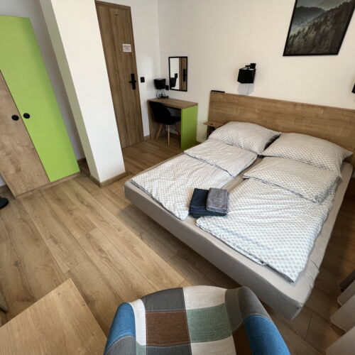 Pokój 2-osobowy z łazienką z widokiem na góry