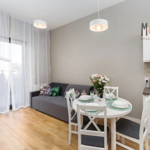 Apartament 4-osobowy z klimatyzacją z tarasem z 2 pomieszczeniami sypialnianymi