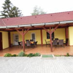Whole House Holiday Home for 10 Persons with Kitchen (extra beds available)