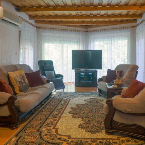 View to the Lake Whole House Holiday Home for 4 Persons