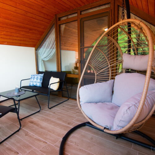 Apartament superior cu balcon cu 2 camere pentru 3 pers.