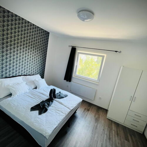 Mountain View Whole House Apartment for 6 Persons (extra beds available)