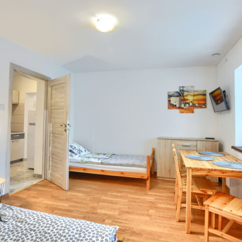 Apartman s klimatizací pro 8 os. se 3 ložnicemi na přízemí