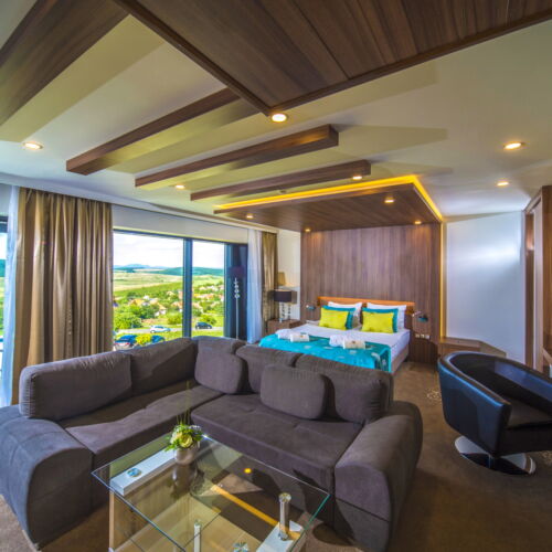 Panoramic 2-Room Family Suite for 4 Persons (extra bed available)