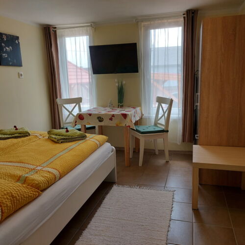 Apartman s manželskou postelí s 1 ložnicí s výhledem do dvora přízemní