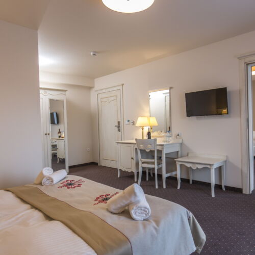 Studio Upstairs 2-Room Apartment for 4 Persons