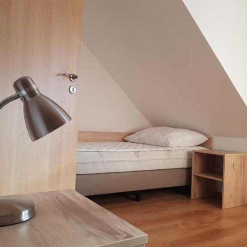 Apartman se sprchou s privátní koupelnou mimo apartmán pro 4 os. (s možností přistýlky)