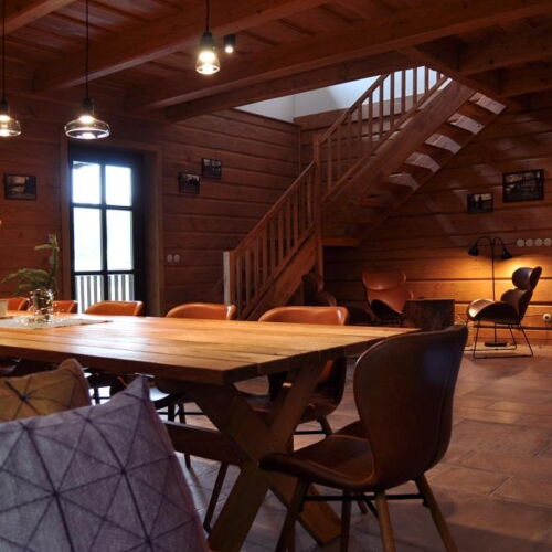 Chalupa (jako celek) se sprchou s privátní koupelnou mimo apartmán pro 20 os.