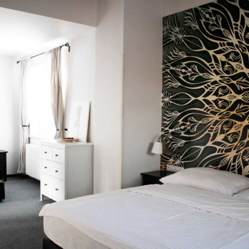 Deluxe Pokoj se sprchou s manželskou postelí