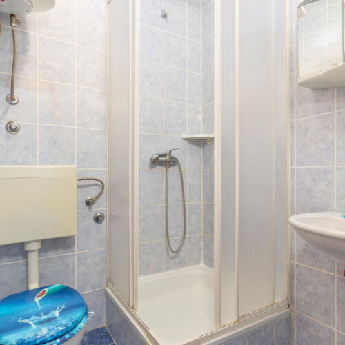 Apartament pentru 2 pers. (se inchirieaza doar integral)