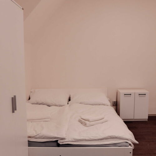 Twin Room with Shower and Kitchen