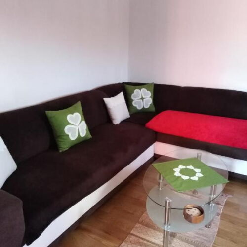 Chalupa cu duș cu bucătărie proprie pentru 8 pers. (se inchirieaza doar integral)