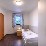 Single Room with Shower and Shared Kitchenette