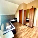 Zweibettzimmer Obergeschoss mit Klimaanlage (Zusatzbett möglich)
