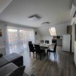 Tetőtéri erkélyes 6 fős apartman 3 hálótérrel