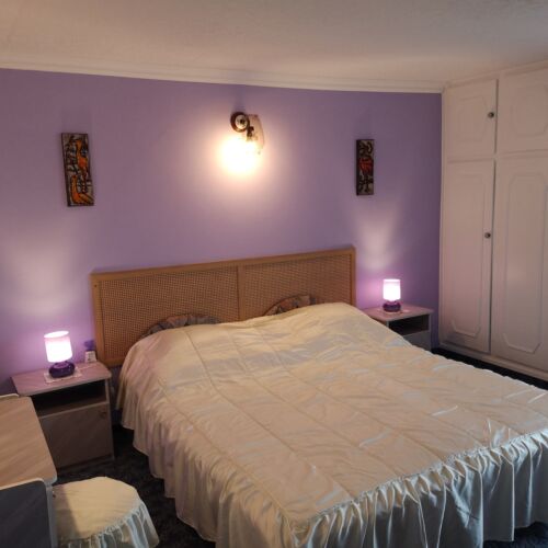 Upstairs Apartment for 6 Persons air Conditioned (extra beds available)