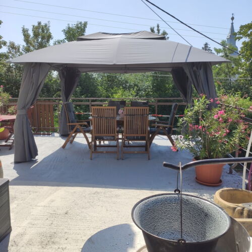 Apartament la etaj cu panoramă pentru 12 pers. (se inchirieaza doar integral)