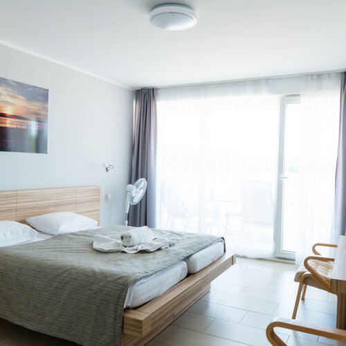 Pokój 2-osobowy na piętrze z widokiem na jezioro (możliwa dostawka)