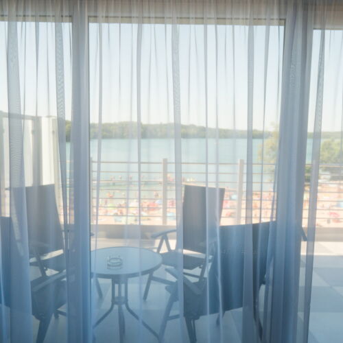 Pokój 4-osobowy na piętrze z widokiem na jezioro