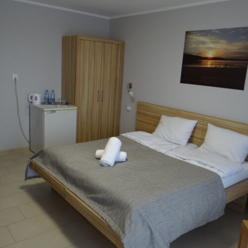 Pokój 2-osobowy na piętrze z widokiem na jezioro (możliwa dostawka)