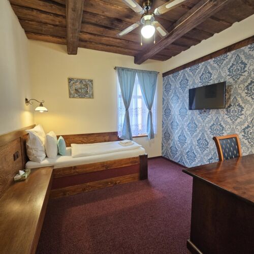 Camera single la etaj cu duș