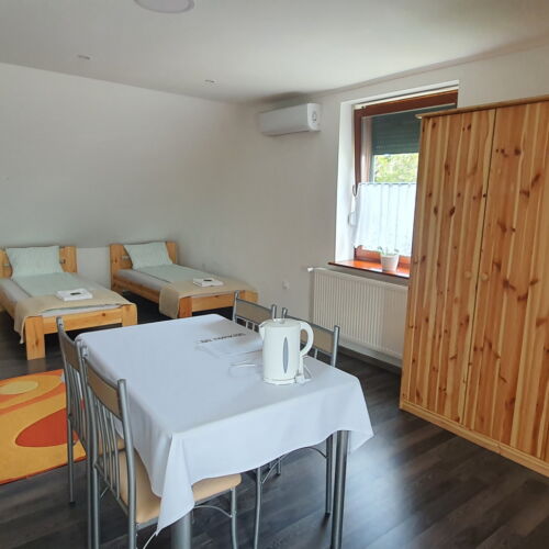 Camera tripla executive la etaj