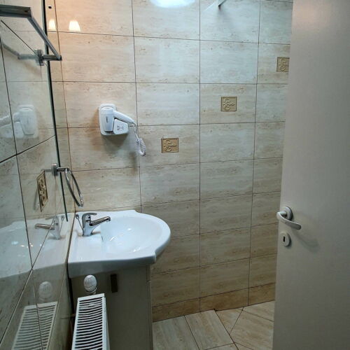 Pokój 4-osobowy Family z łazienką